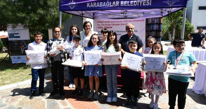 Başkan Kınay çocuklardan söz aldı: Okumaktan ve yazmaktan vazgeçmeyin