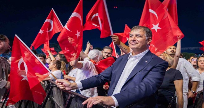 Tugay: Cumhuriyet, bir ülkenin küllerinden yeniden doğuşunda, karanlığa meydan okuyuşundadır