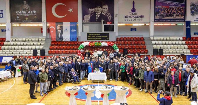 Başkan Tugay yeni yıl öncesi sporcularla bir araya geldi