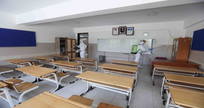 Buca Belediyesi’nden okullara Covid-19 mesaisi