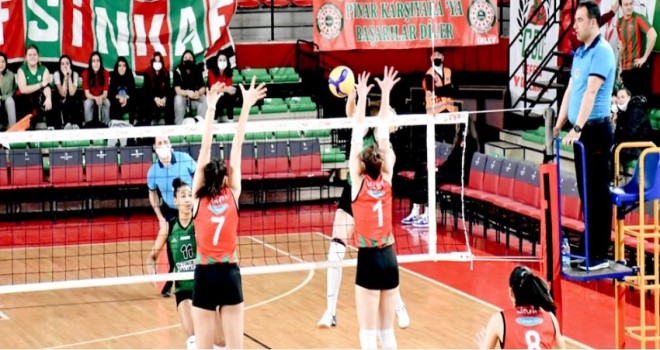 Karşıyaka son sette yıkıldı...