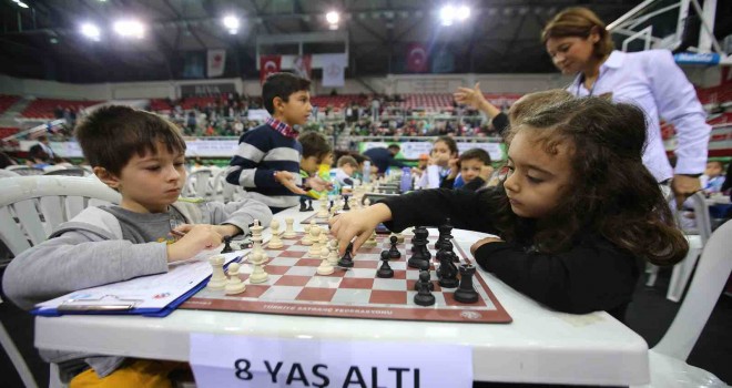 Karşıyaka'da Ödüllü Satranç Turnuvası’na başvurular başladı