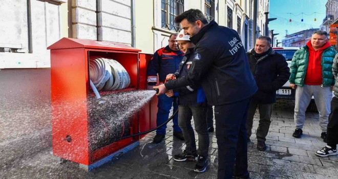 İzmir Büyükşehir Belediyesi’nden yangın güvenliğine sıkı denetim