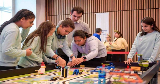 Geleceğin mühendis kızları, yaratıcılığı teknolojiyle buluşturdu