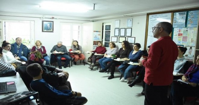 Karşıyaka'daki ilk yardım eğitimine yoğun ilgi