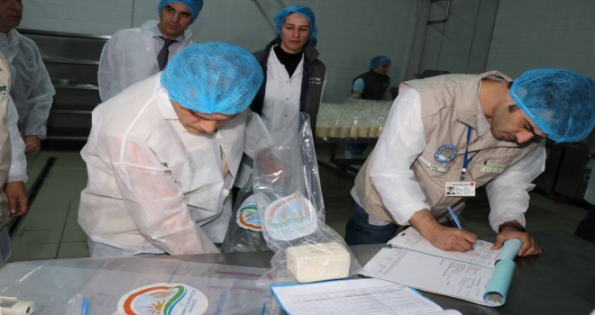 İzmir'de 50 gıda işletmesi faaliyetten men edildi