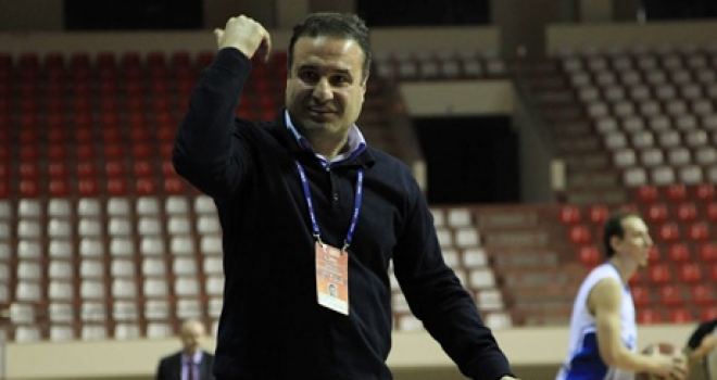 Bornova Belediyesi Karşıyaka başantrenörü ile yollarını ayırdı