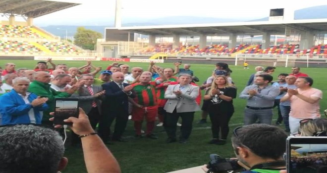 Karşıyaka Masterler, Bornova ile berabere kaldı