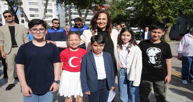 23 Nisan’ı Karşıyaka'da gururla kutladılar