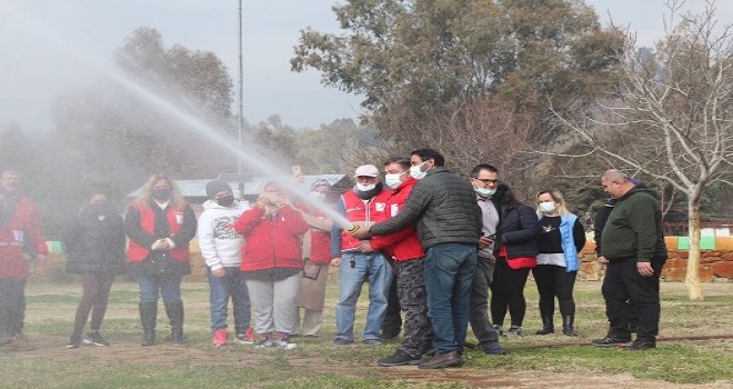 Orman yangınları söndürmeye Karşıyaka Kızılay’dan destek