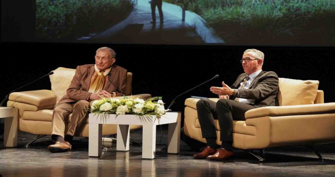 Haldun Dormen Gaziemir sahnesinde