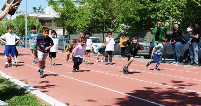 Atletizm pistinde bayram coşkusu