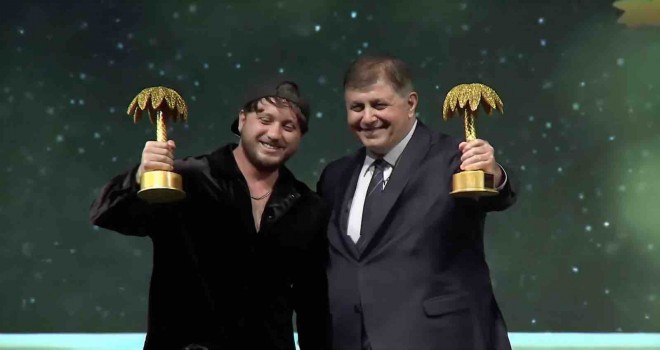 Başkan Tugay ve Anıl Piyancı'ya Altın Palmiye ödülü