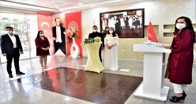 Sosyal mesafeli nikahlar