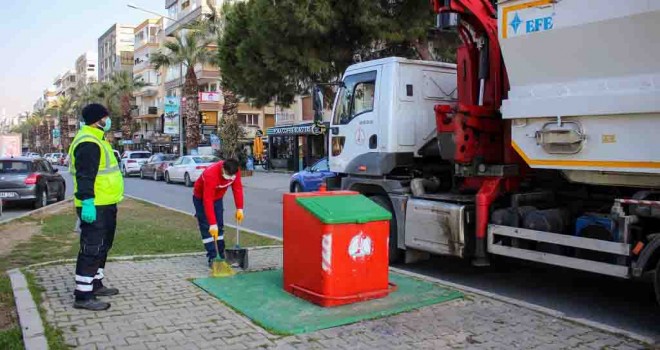Karşıyaka'da çöp konteynerlerinin yer altına alınmasına devam ediliyor