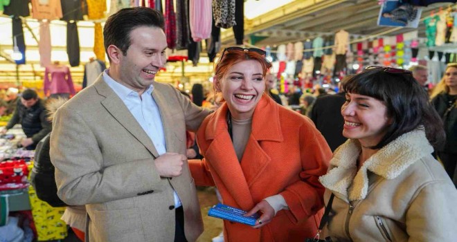 AK Partili Çiftçioğlu, Karşıyaka’yı karış karış geziyor