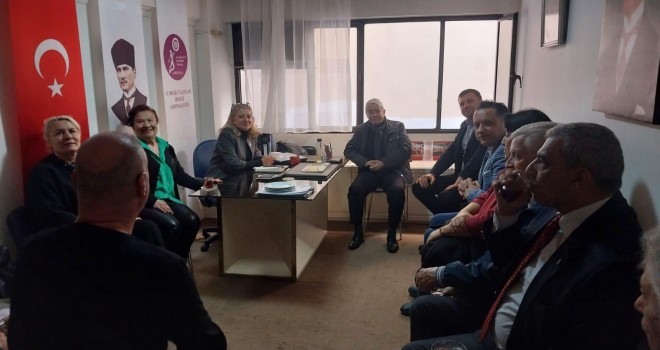 İYİ Parti Karşıyaka'dan Cumhuriyet Kadınları Derneği’ne ziyaret