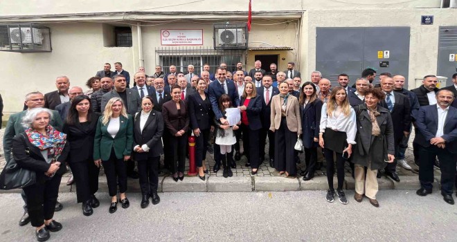 CHP İzmir İl Başkanı seçilen Çağatay Güç görevine başladı