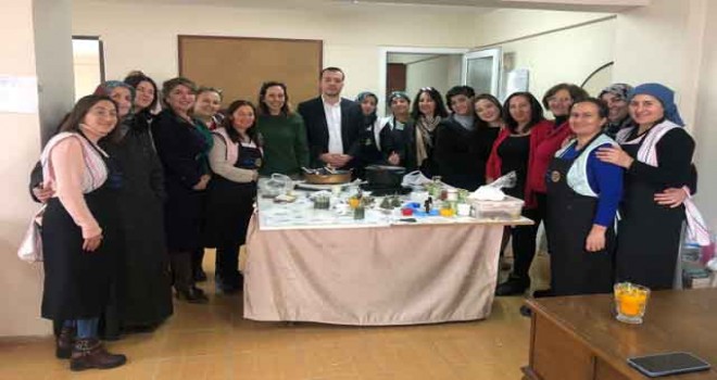 Karşıyaka Rotary'den kadınlara eğitim