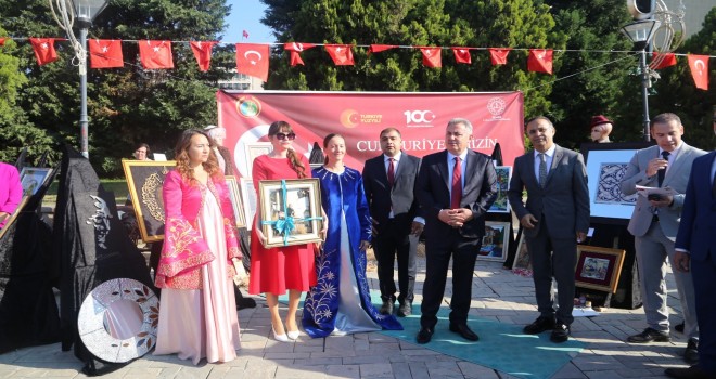 Halk Eğitimi Müdürlüklerinden  ''Cumhuriyet'' temalı sergi