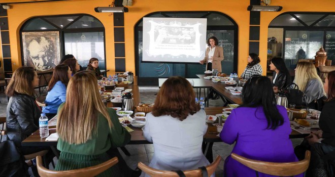 Türk kadınının onur gününe Buca'da özel kutlama