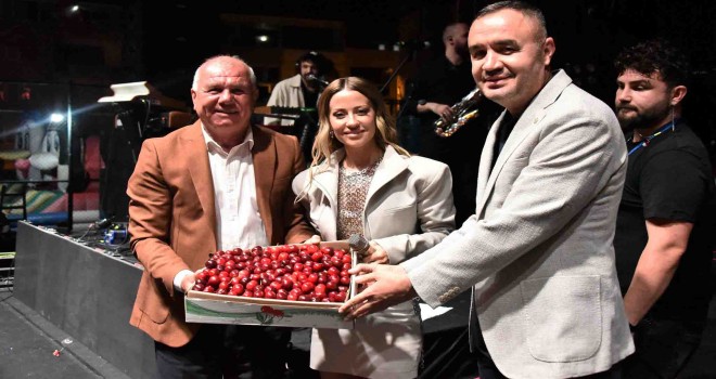 Kemalpaşa Altın Kiraz Kültür ve Sanat Festivali 50.kez düzenlendi