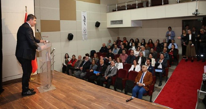 Başkan Tugay, sanat dernekleriyle bir araya geldi