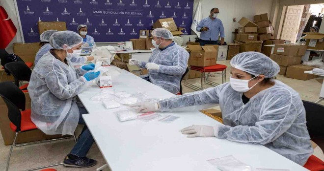 65 yaş üstüne maske...