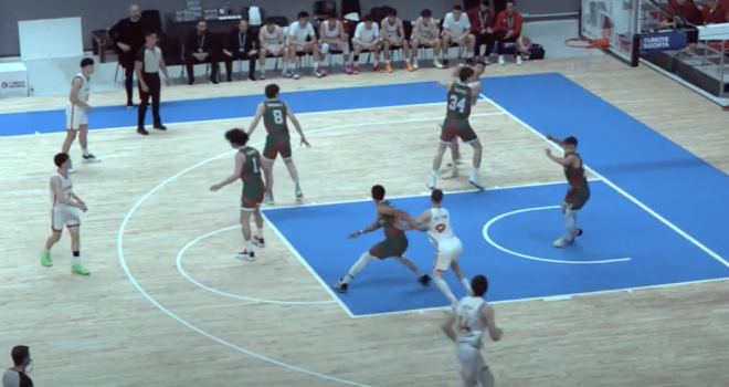 Karşıyaka'nın gençleri İstanbul'da Galatasaray'a kaybetti