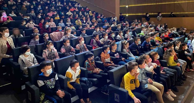 Bergama kırsal mahalle çocukları tiyatro ile buluşuyor