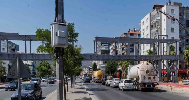 Yeni Girne'de üst geçit ağustos sonunda hizmete girecek