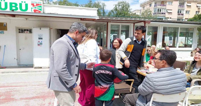 Otizmi kitaplaştıran anneler Bostanlıspor'da okuyucularıyla buluştu