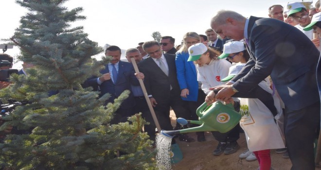Fidanlar ''Geleceğe Nefes, İnsanlığa Nefes'' olacak