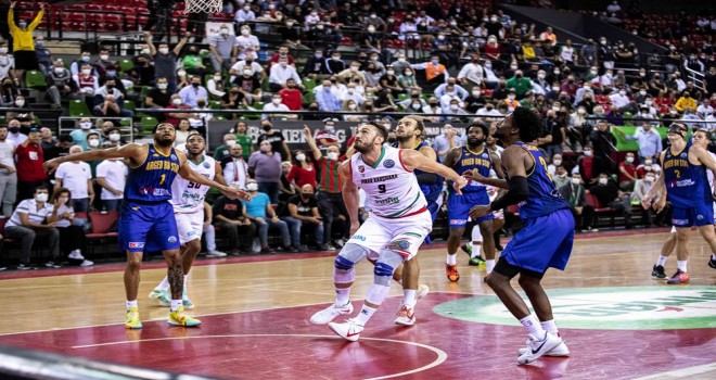 Pınar Karşıyaka ikinci yarıda kendine geldi