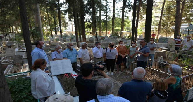 Usta Edebiyatçı Tarık Dursun K. kabri başında anıldı
