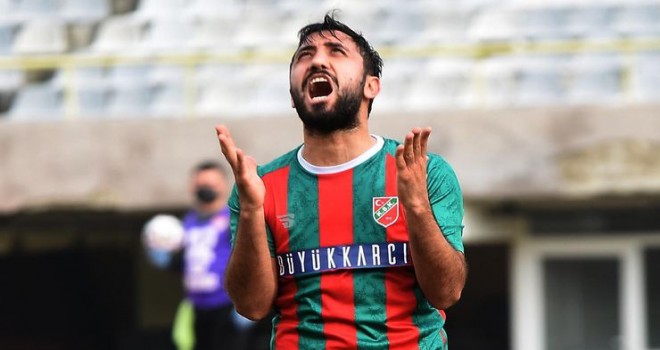 Karşıyaka'da iki futbolcunun sözleşmesi feshedildi