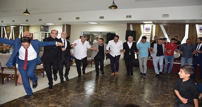 İzmir’deki Diyarbakırlılar İZ-DİYAR-DER gecesinde coştu