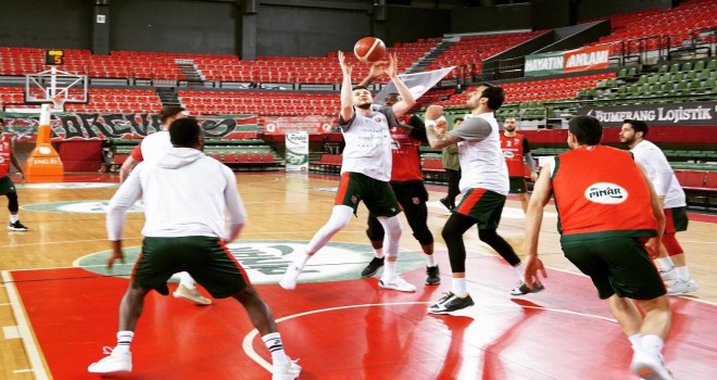 Pınar Karşıyaka, Bursaspor'u konuk ediyor