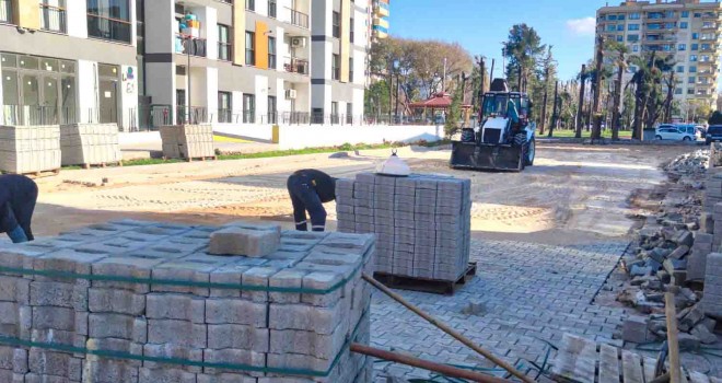 Bayraklı’da kilit parke seferberliği!