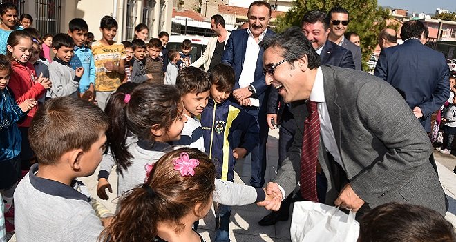 152 çocuğa ayakkabı...