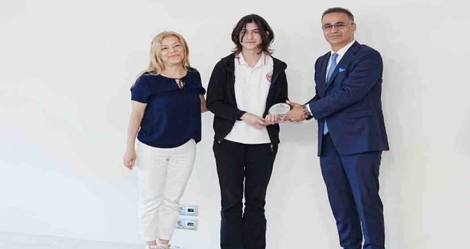 Karşıyaka’nın gazeteci öğrencilerine çifte ödül