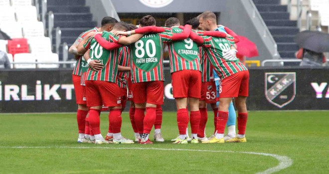 Karşıyaka 1,5 sezonda 33 transfer yaptı