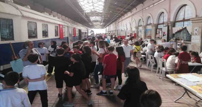 Gece Gündüz Bilim Şenliği Tarihi Alsancak Garı’nda başladı