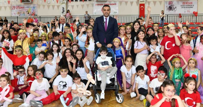 Çiğlili çocuklar eğlence parkında buluşuyor