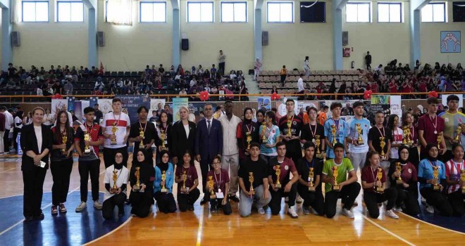 İzmir İmam Hatipler Bilim, Kültür, Sanat ve Spor Şenliği Karşıyaka'da gerçekleşti