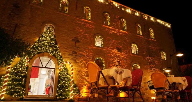 Çeşme sokakta güzel