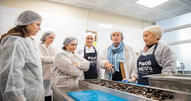 Selvi Kılıçdaroğlu kooperatifler ve çocuklarla buluştu