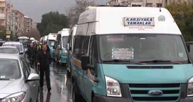 Karşıyaka'da dolmuş şoförlerinden protesto
