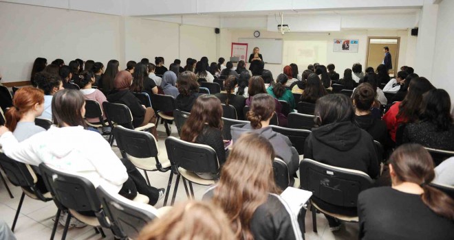KARGEM’de kız öğrencilere kadın sağlığı eğitimi