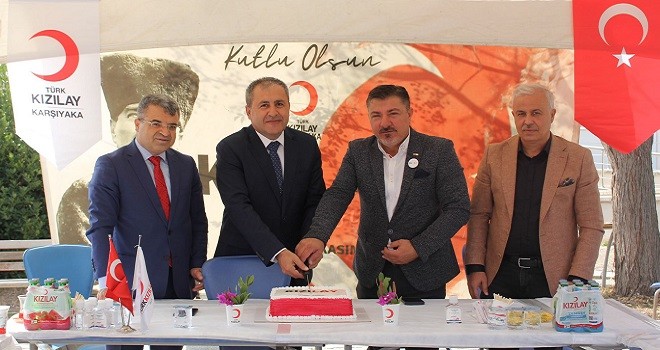 Karşıyaka Protokolü Kızılay Haftası'nı Kutladı